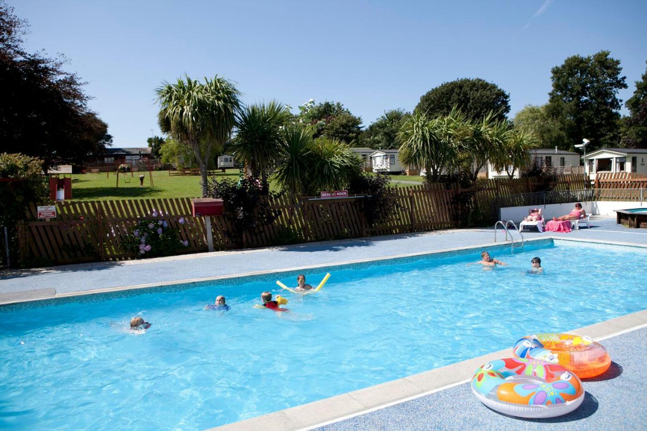 Camping Pods Trevella Holiday Park Crantock Eksteriør billede